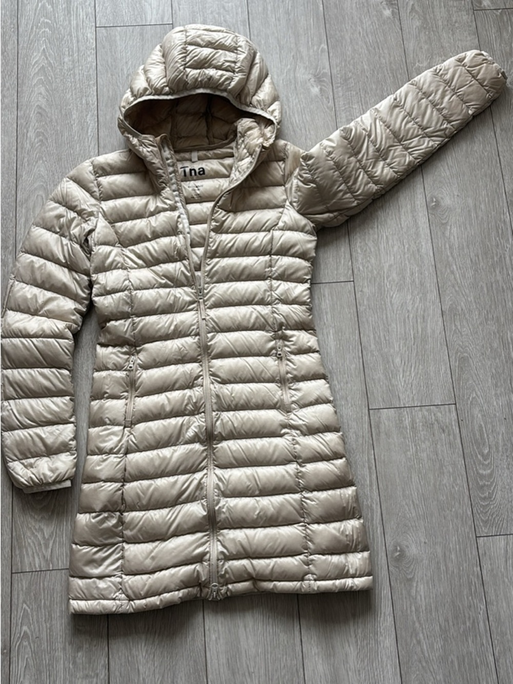 Aritzia Tna Lightweight mid length Puffer jacket